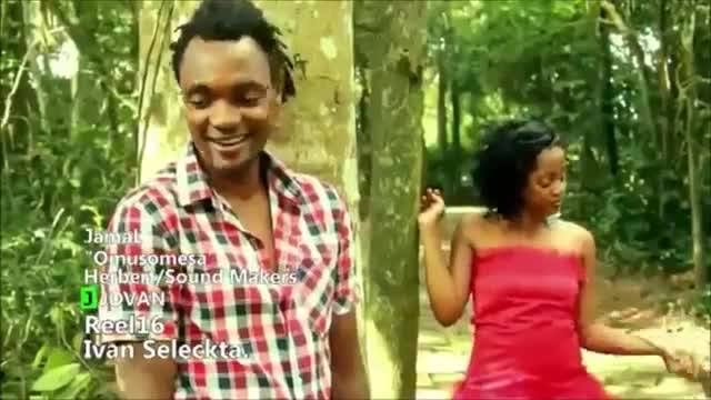 A darker Zahara Toto plays video vixen in Jamal's "Omusomesa" song