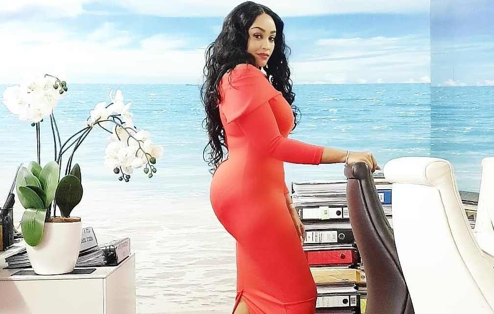 Zari Shows Off Exotic Beef Despite Allegations Of Wearing Bums. 